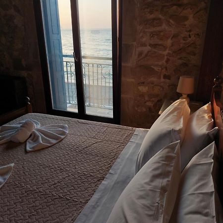 Volakas Beachfront Suites Rethymno  Ngoại thất bức ảnh