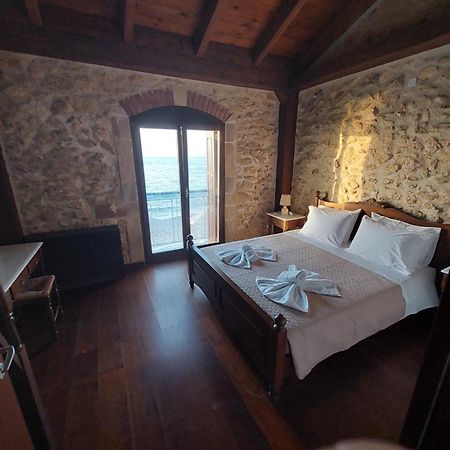 Volakas Beachfront Suites Rethymno  Ngoại thất bức ảnh