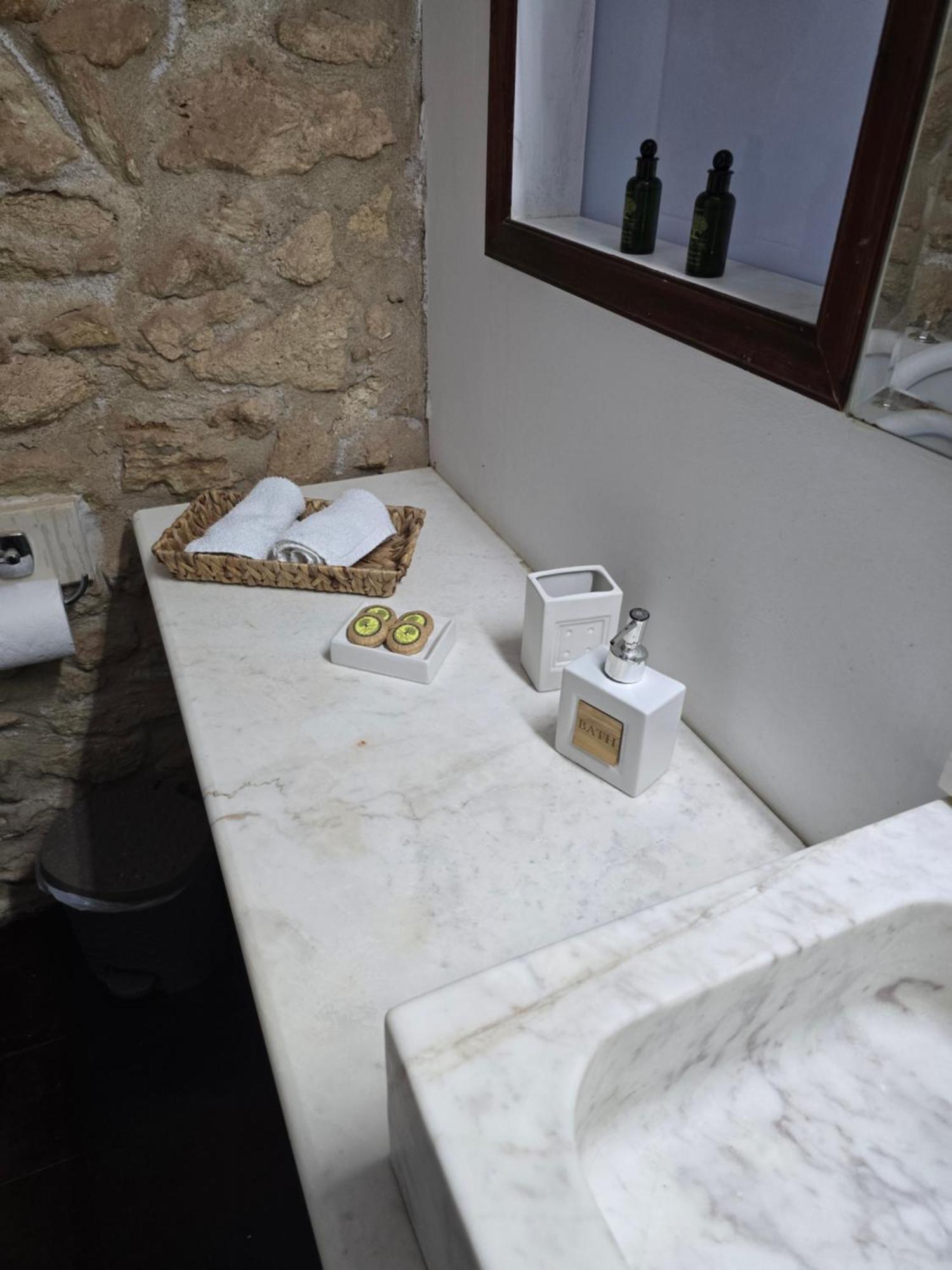 Volakas Beachfront Suites Rethymno  Ngoại thất bức ảnh