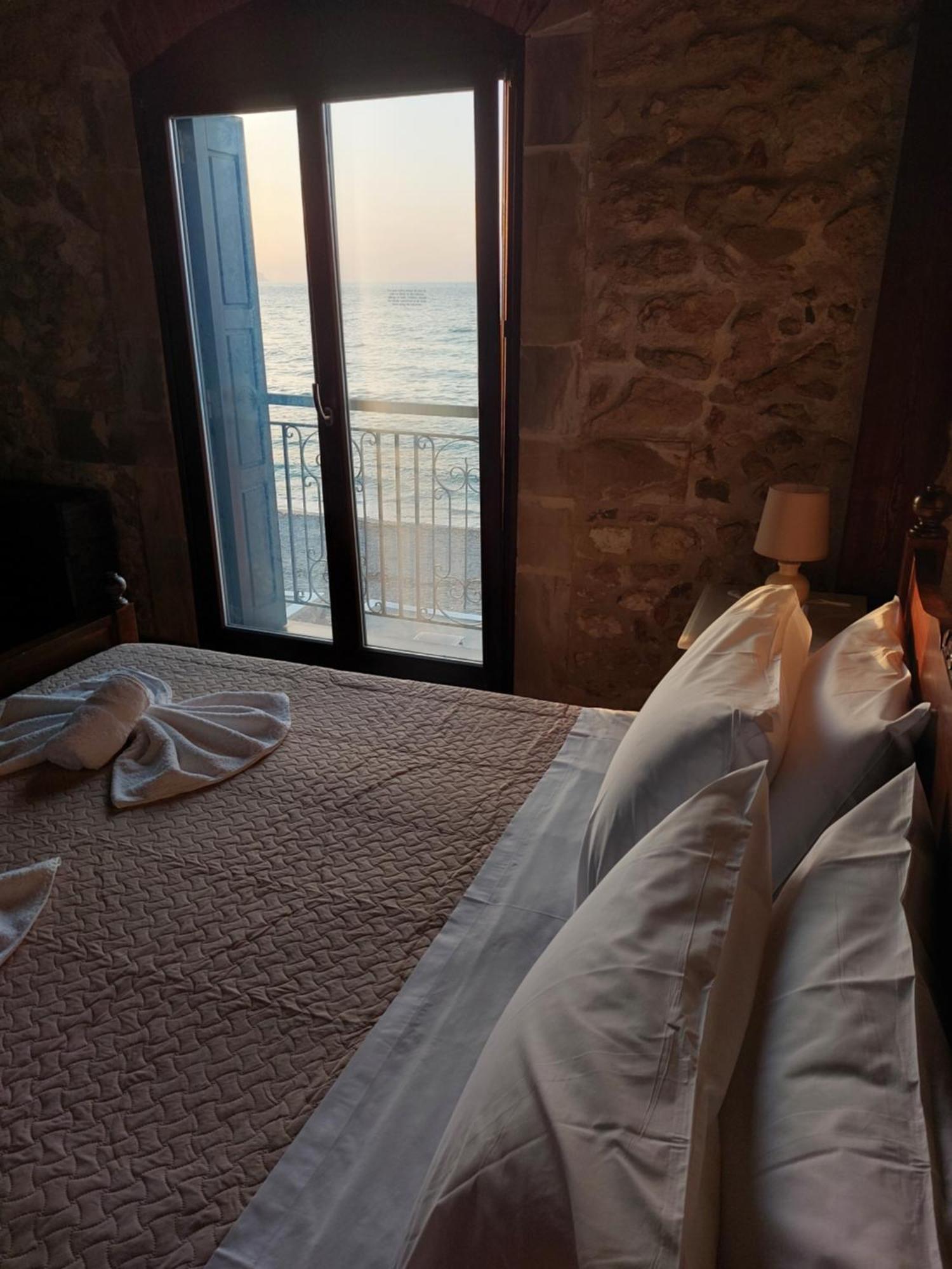 Volakas Beachfront Suites Rethymno  Ngoại thất bức ảnh